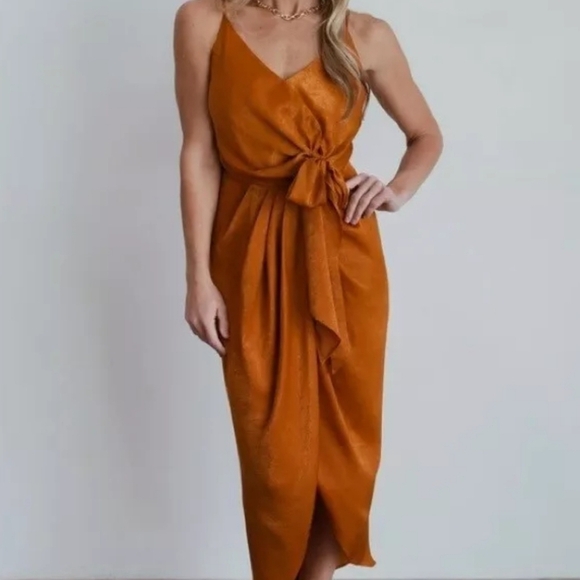 Baltic Born Camila Tie Waist Dress - Picture 1 of 4